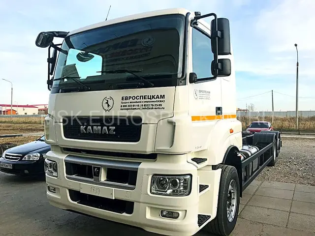 Шасси КАМАЗ 65208 (S5) Шасси КАМАЗ 65208 (S5)